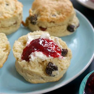 Perfectly Fluffy Scones: A Taste of British&nbsp;Tradition