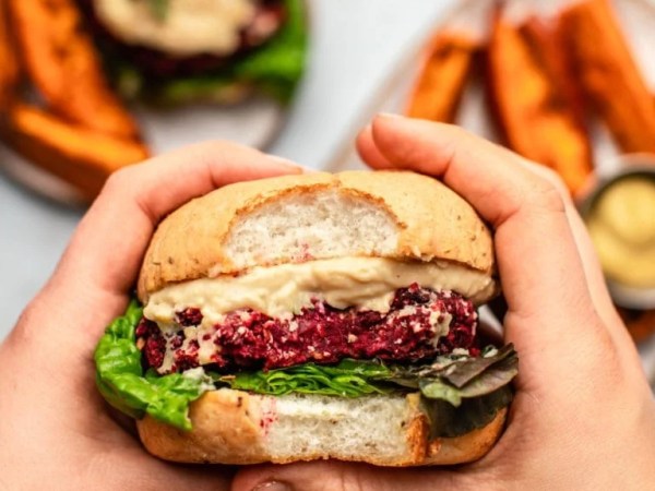 Quinoa and Beetroot Patty&nbsp;Burger